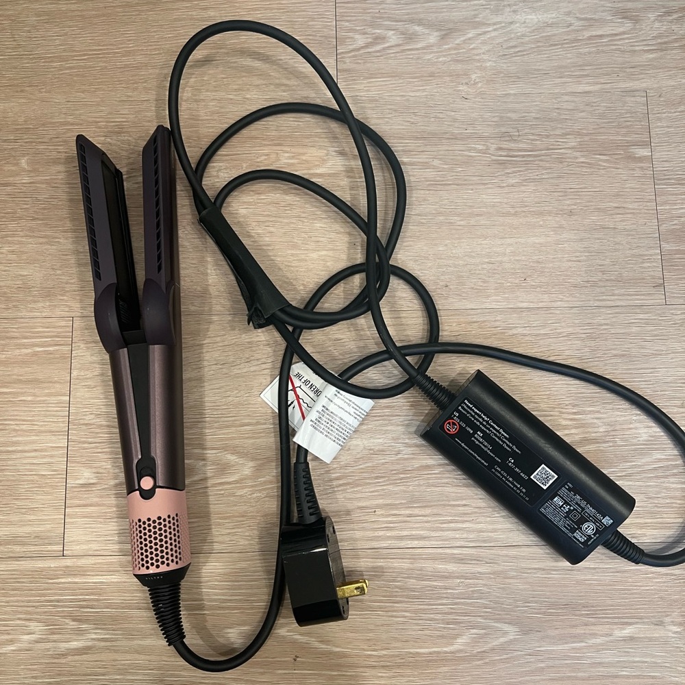 Dyson Airstrait Straightener